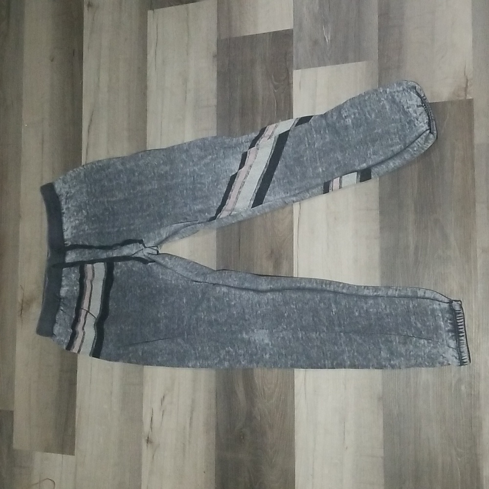 Cloud chaser sweatpants size M